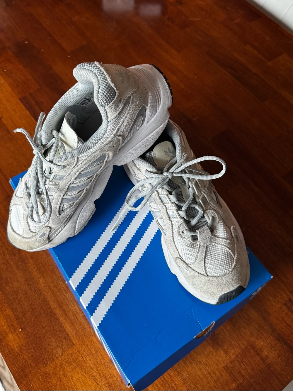 Adidas Ozmillen sneakers